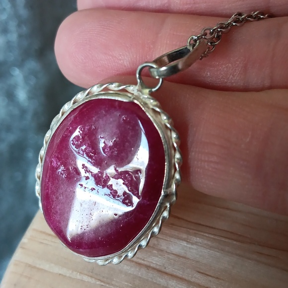 Indian Ruby Pendant Necklace - Picture 4 of 6